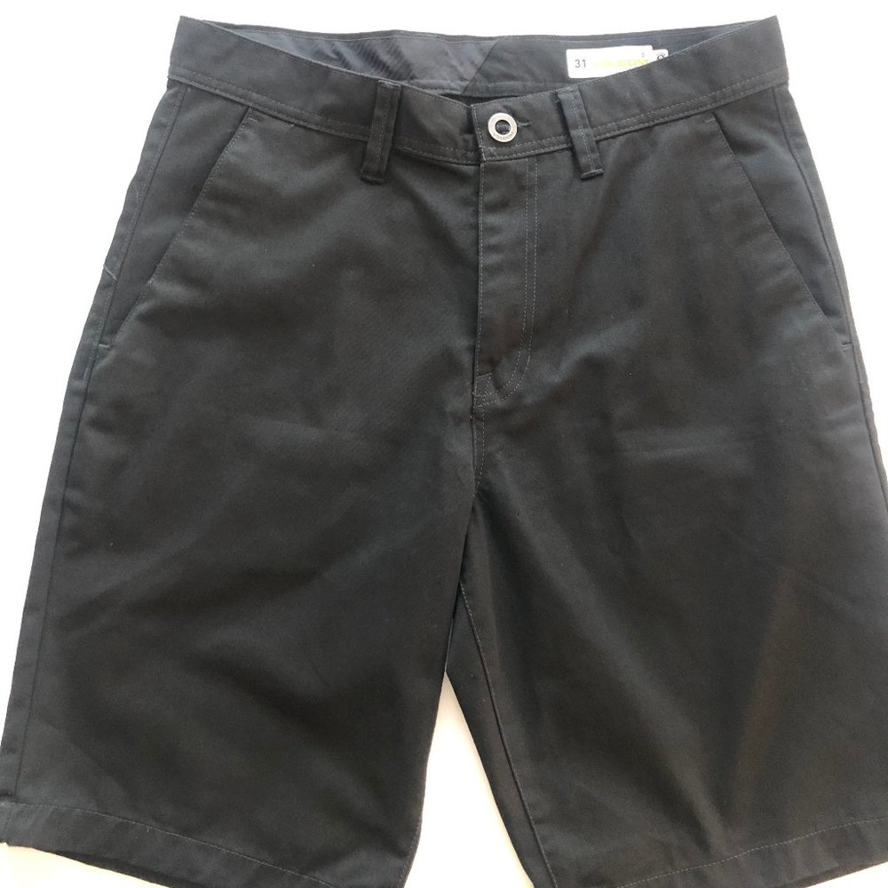 VOLCOM  True to This black chino shorts